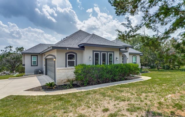 3-bedroom rental at 356 Warbler in Spring Branch, TX — photo 1