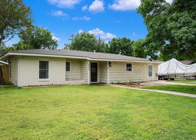 4-bedroom rental at 542 Brightwood Pl in San Antonio, TX — photo 5