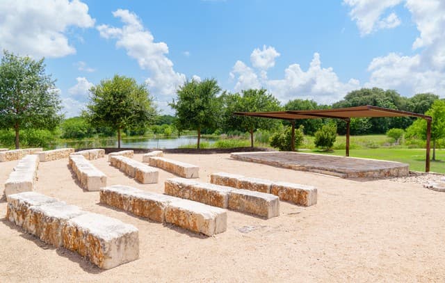 4-bedroom rental at 12188 Heartvine Parkway in Schertz, TX — photo 2
