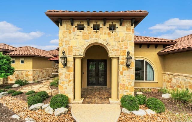 4-bedroom rental at 44 Oakland Hls in Boerne, TX — photo 3