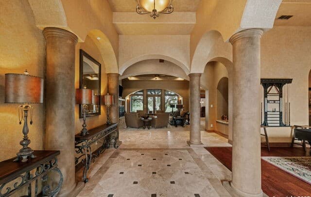 4-bedroom rental at 44 Oakland Hls in Boerne, TX — photo 4