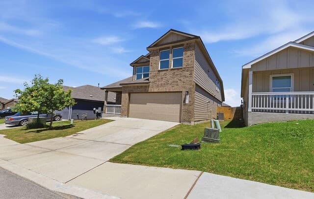 5-bedroom rental at 13019 Rosemary in St Hedwig, TX — photo 2