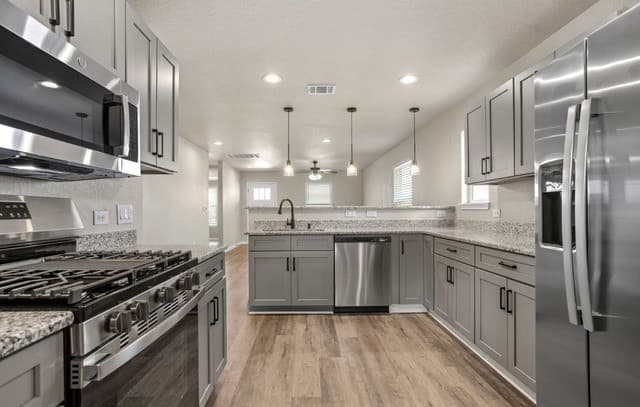 3-bedroom rental at 4711 Vaquero Crk in Von Ormy, TX — photo 1