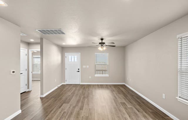 3-bedroom rental at 4715 Vaquero Crk in Von Ormy, TX — photo 2