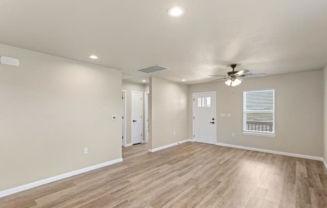 3-bedroom rental at 4715 Vaquero Crk in Von Ormy, TX — photo 3
