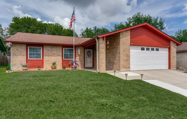 3-bedroom rental at 4814 Cherry Tree Dr in Schertz, TX — photo 2