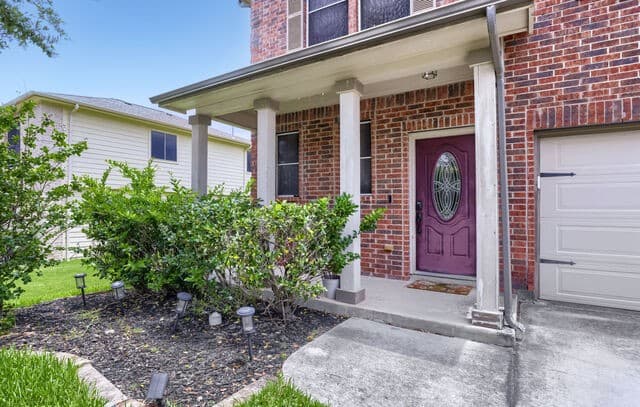 3-bedroom rental at 715 Eagles Gln in Schertz, TX — photo 2