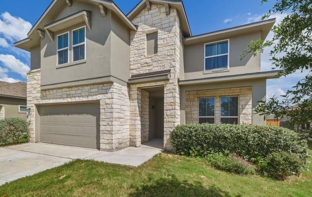 5-bedroom rental at 521 Amber Crk in Cibolo, TX — photo 1