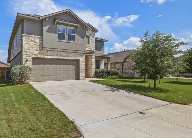 5-bedroom rental at 521 Amber Crk in Cibolo, TX — photo 3