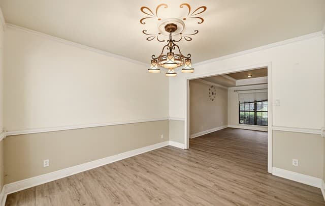 Home for sale at 1320 Continental Dr in Pleasanton, TX — photo 4
