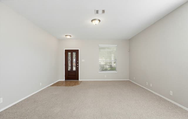 4-bedroom rental at 105 American Flag in Schertz, TX — photo 5