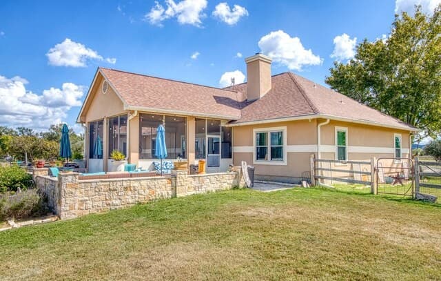 3-bedroom rental at 212 Antler Cir in Bandera, TX — photo 2
