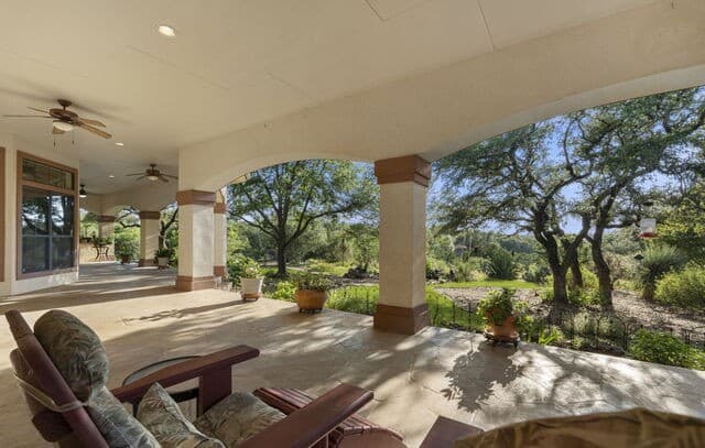4-bedroom rental at 1017 Star Rdg in Spring Branch, TX — photo 3