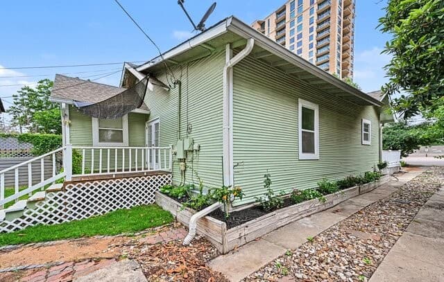 3-bedroom rental at 130 Groveland Pl in San Antonio, TX — photo 5