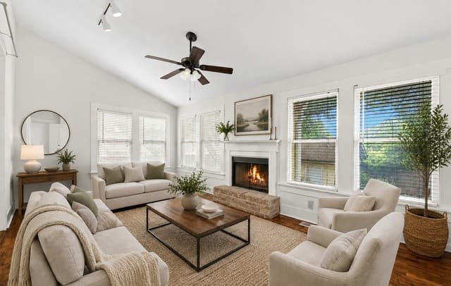 4-bedroom rental at 124 E Summit in San Antonio, TX — photo 5