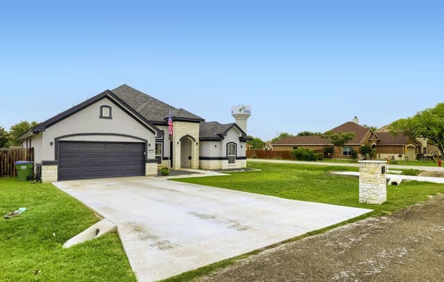 Home for sale at 15710 Fair Ln in Selma, TX — photo 2