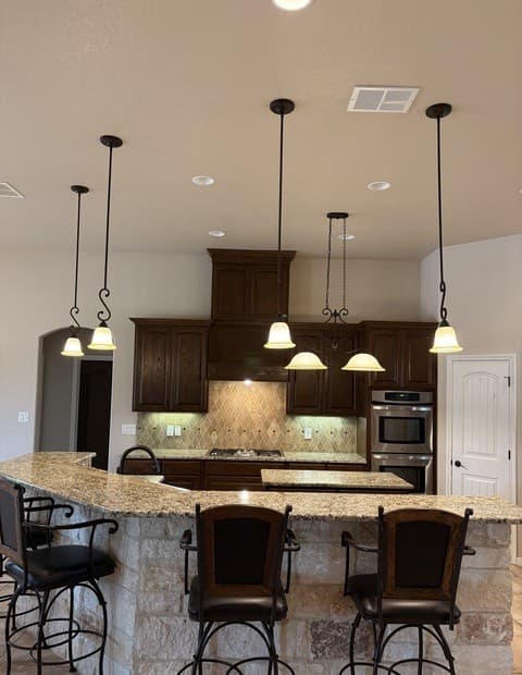 4-bedroom rental at 125 Abrego Run Dr in Floresville, TX — photo 5