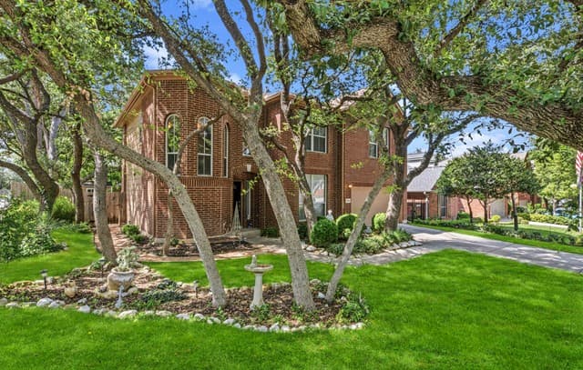 3-bedroom rental at 103 Terra Cotta in Universal City, TX — photo 2
