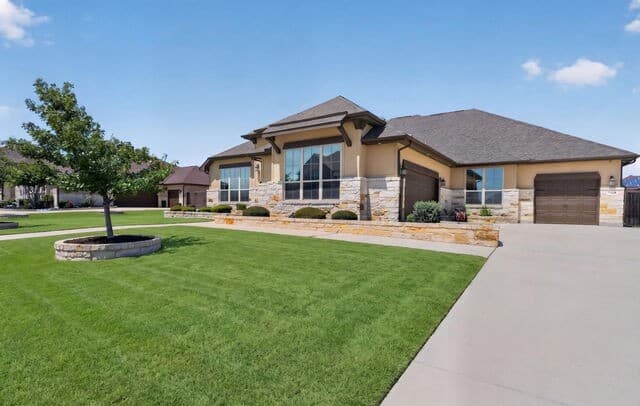 4-bedroom rental at 7118 Delaine Park in Schertz, TX — photo 4