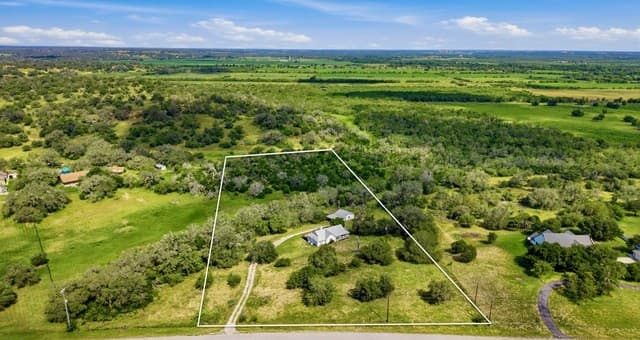Home for sale at 230 Broken Arrow in Floresville, TX — photo 2