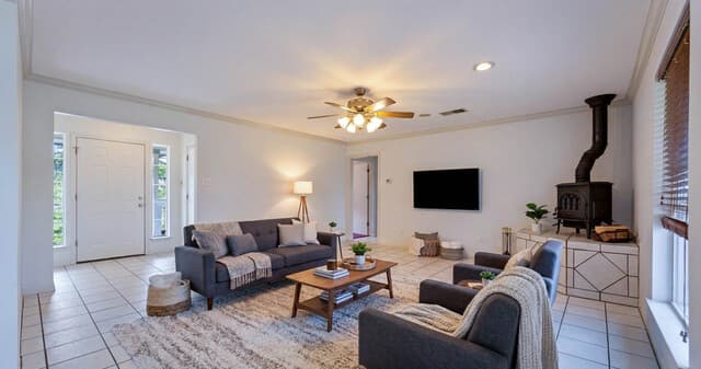 Home for sale at 230 Broken Arrow in Floresville, TX — photo 5