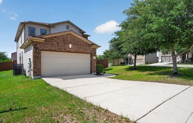 4-bedroom rental at 6227 Fred Couples in Schertz, TX — photo 2