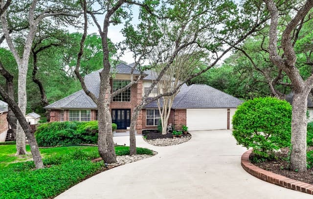Home for sale at 2925 Bent Tree Dr in Schertz, TX — photo 4