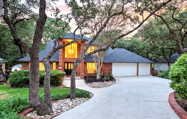 Home for sale at 2925 Bent Tree Dr in Schertz, TX — photo 5