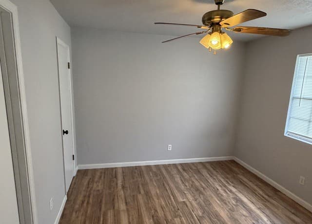 3-bedroom rental at 121 Lauryn St in Three Rivers, TX — photo 5