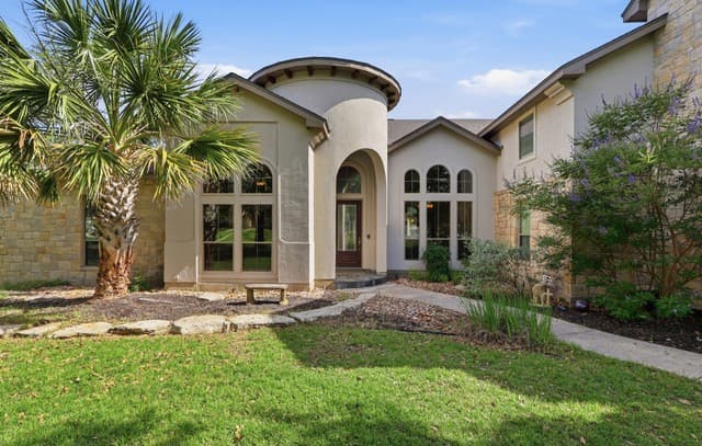 4-bedroom home for sale at 8036 Tradition Oak in Boerne TX