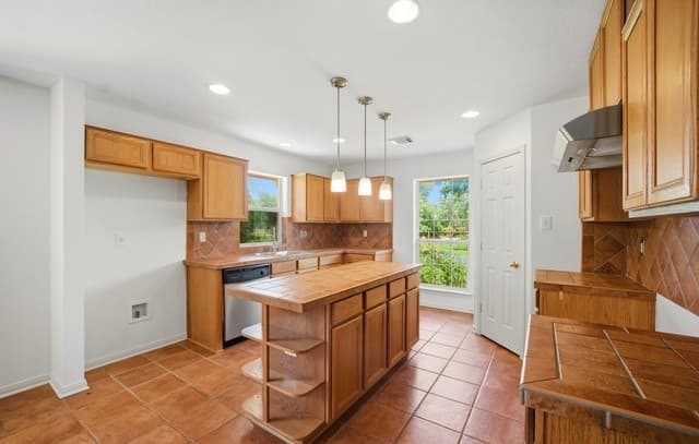 3-bedroom rental at 1438 Napier Ave in San Antonio, TX — photo 4