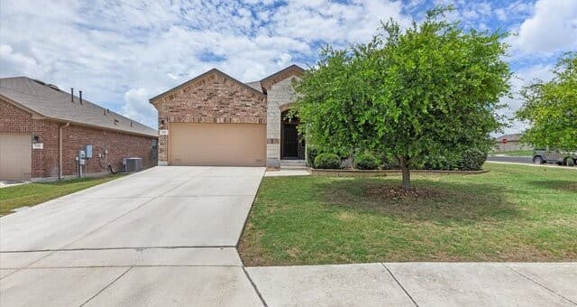 5-bedroom rental at 137 White Rock in Cibolo, TX — photo 1