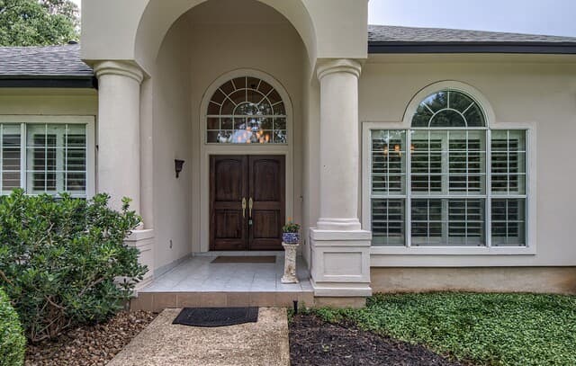 4-bedroom rental at 3903 Heights Hill Dr in San Antonio, TX — photo 3