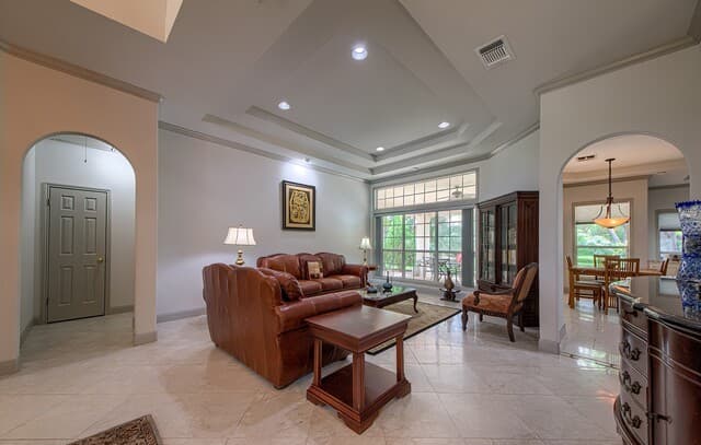 4-bedroom rental at 3903 Heights Hill Dr in San Antonio, TX — photo 5
