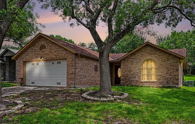 2-bedroom rental at 3624 Scenic in Schertz, TX — photo 3