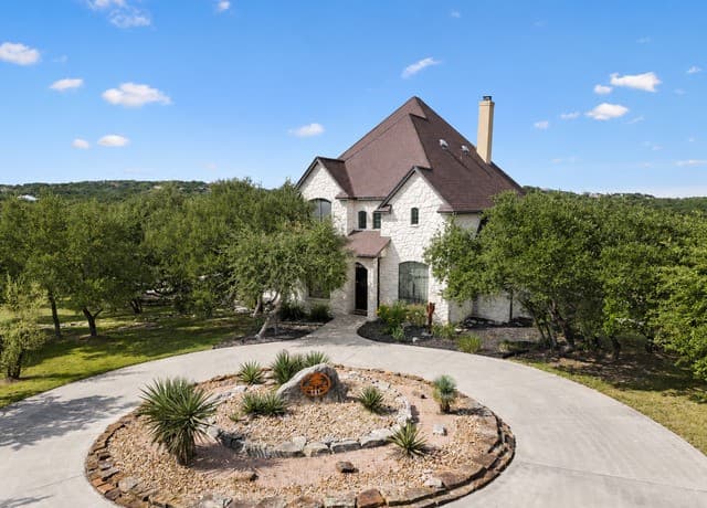 4-bedroom rental at 261 Coveney Trl in Boerne, TX — photo 1