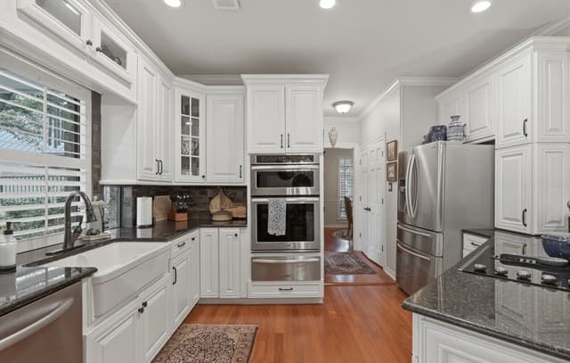 5-bedroom rental at 3002 Elm Gate St in San Antonio, TX — photo 2
