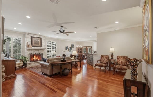 5-bedroom rental at 3002 Elm Gate St in San Antonio, TX — photo 5