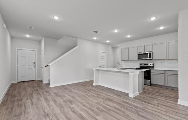 4-bedroom rental at 5538 Franklin Hills in Von Ormy, TX — photo 3