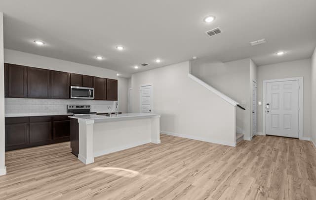 4-bedroom rental at 5530 Franklin Hills in Von Ormy, TX — photo 3