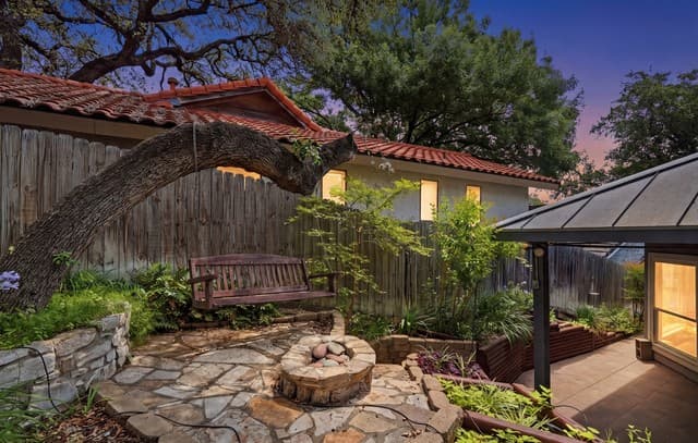 3-bedroom rental at 8 Donore Cir in San Antonio, TX — photo 2