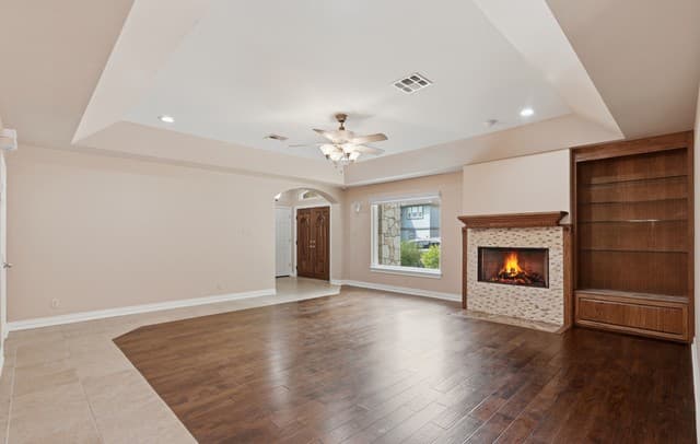 3-bedroom rental at 8 Donore Cir in San Antonio, TX — photo 4