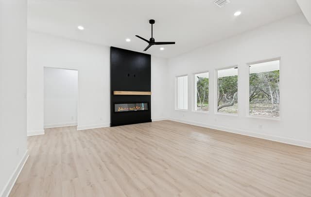 3-bedroom rental at 128 Mountain View Trl in Boerne, TX — photo 4