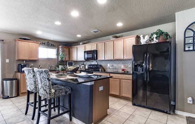 3-bedroom rental at 615 Cadena Loop in Kenedy, TX — photo 3