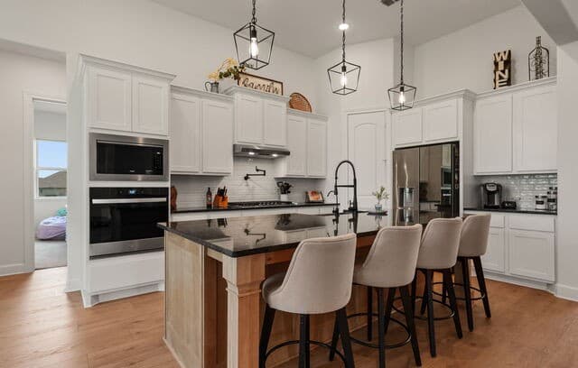 3-bedroom rental at 601 Legend Park Dr in Castroville, TX — photo 5