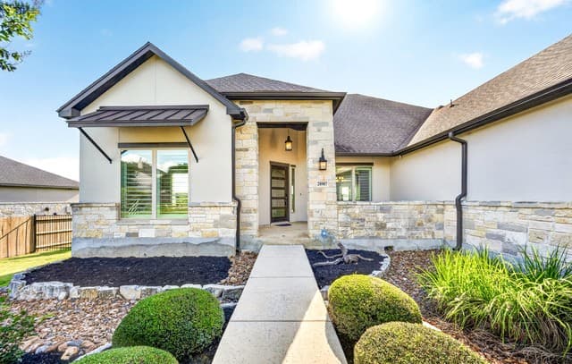 4-bedroom rental at 28907 Balcones Crk in Boerne, TX — photo 5
