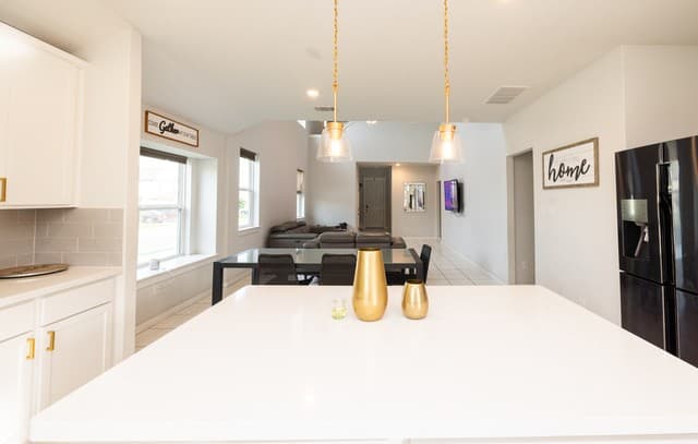 4-bedroom rental at 5127 Wells Park in Marion, TX — photo 4
