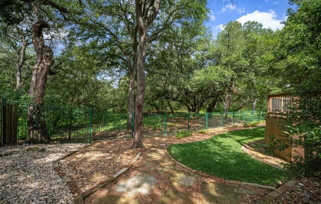 3-bedroom rental at 2917 Bent Tree Dr in Schertz, TX — photo 2