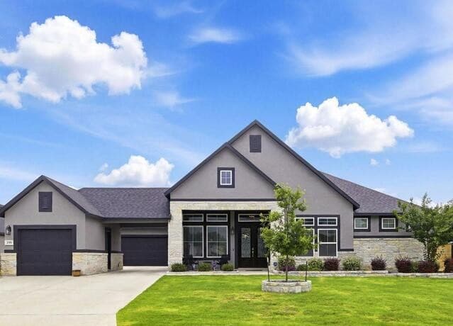 4-bedroom rental at 199 Poe Pkwy in Castroville, TX — photo 2