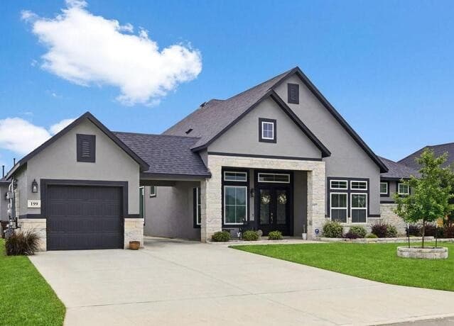 4-bedroom rental at 199 Poe Pkwy in Castroville, TX — photo 4